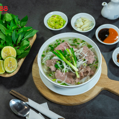 Phở bò tái
